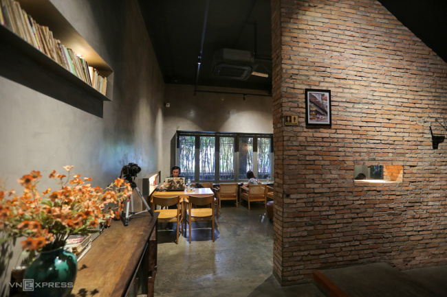 a beautiful cafe, da nang coffee shop, da nang tourism, danang, coffee shop in da nang on us website