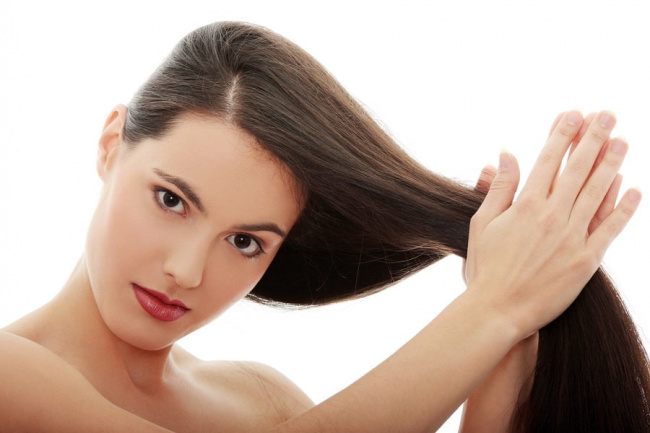 Hấp dầu tóc duỗi giúp tăng cường sức sống và độ bóng của mái tóc. Hãy xem hình ảnh về hấp dầu tóc duỗi để biết thêm về quy trình và các sản phẩm dưỡng tóc tốt nhất để sử dụng trong quy trình này.
