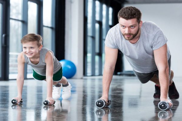 kiến thức thể hình, tập gym ở tuổi dậy thì có bị lùn không? những nguyên tắc cần biết