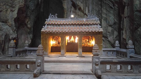 travel guide tohoa nghiem cave in danang, vietnam
