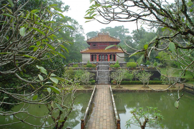tomb of minh mang with its artistic ideological values