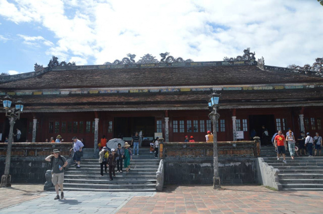 thai hoa palace (throne palace) in hue citadel