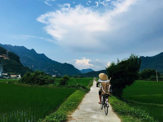 mai chau valley, hoa binh: a retreat from hanoi