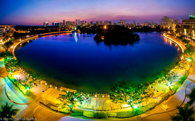 crescent lake park (công viên hồ bán nguyệt): the heart of ho chi minh city