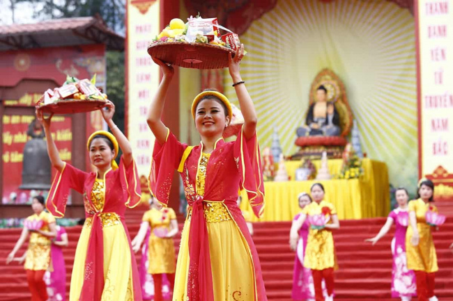 top 5 most famous spring festivals in vietnam
