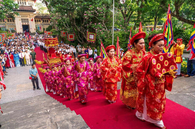 top 5 most famous spring festivals in vietnam