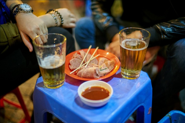 bia hoi corner hanoi, vietnam