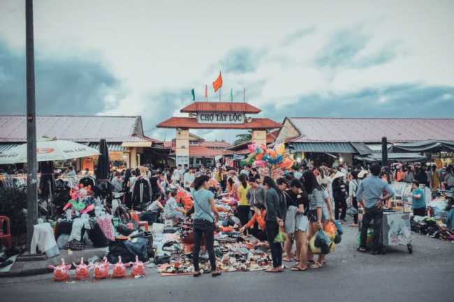 a-z guide: shopping in hue, vietnam for first time travellers