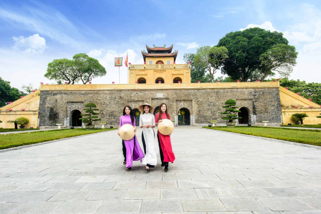 a complete guide to the imperial citadel of thang long, hanoi