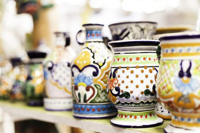 bat trang ceramic village in hanoi