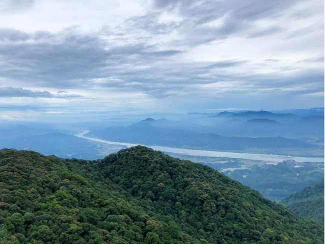 10 most stunning mountains in vietnam