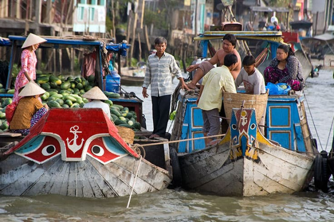 4 popular floating markets in mekong delta