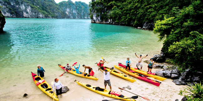 try cat ba kayaking to enrich your travel experience in vietnam