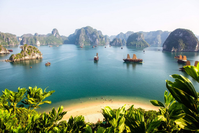 halong bay day trip or overnight: which one is better?
