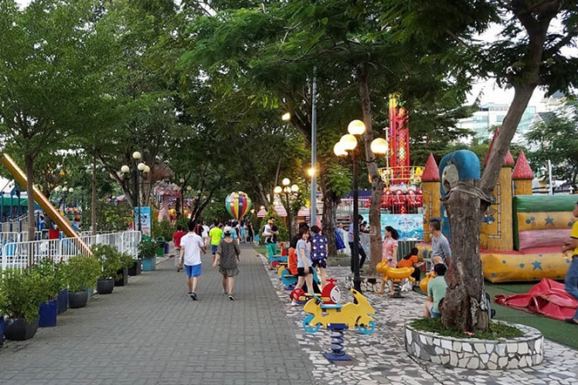 le thi rieng park in ho chi minh city