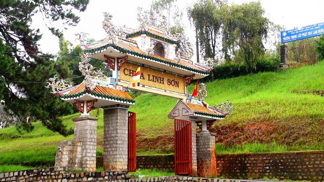 ghé thăm 10 ngôi chùa cổ nổi tiếng ở đà lat