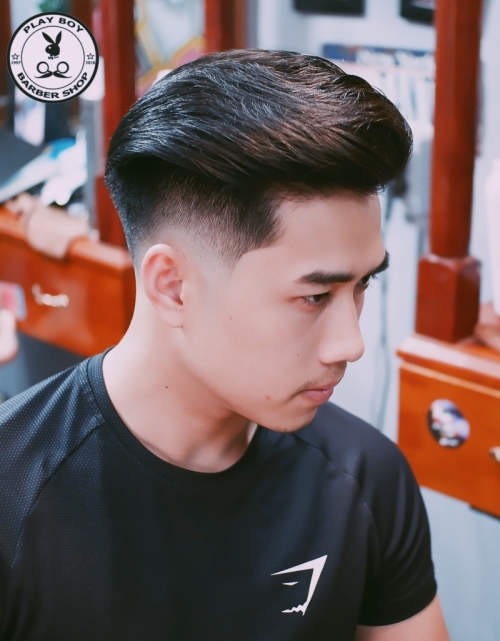 Địa chỉ số một cho các quý ông tại Hà Đông luôn là tiệm cắt tóc nam đẹp quận Hà Đông. Nơi đây liên tục cập nhật những xu hướng tóc mới nhất để phục vụ nhu cầu đa dạng của khách hàng. Đến ngay và trải nghiệm một phong cách mới cho bản thân!
