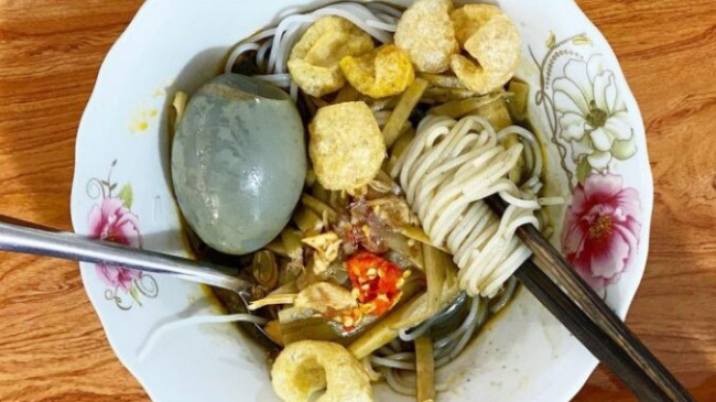delicious restaurant, gia lai tourism, highland cuisine, lai&039;s cuisine, rotten crab noodles, pocket the delicious rotten crab noodle shops in gia lai to save check-in when coming to the mountain town  
