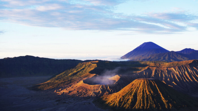 indonesia, đảo bali, thành phố cổ yogyakarta, hồ toba, ngọn núi lửa bromo, top 10 địa điểm du lịch nổi tiếng ở indonesia