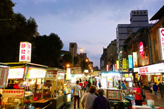 chợ đêm nổi tiếng, chợ đêm temple street hong kong, chợ đêm richmond cananda, top 10 khu chợ đêm khổng lồ nhộn nhịp nổi tiếng thế giới