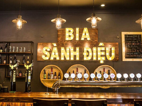 Top 16 beer club nổi tiếng không thể bỏ qua khi đến Hà Nội - ALONGWALKER