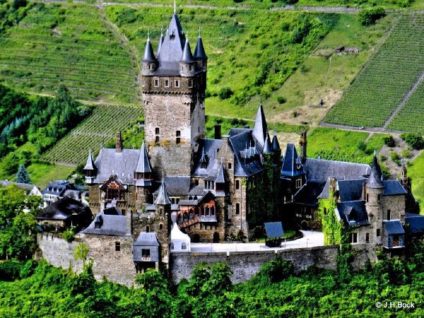 lâu đài, lâu đài versaille, pháp, castillo de san servando, tây ban nha, top 10 lâu đài đẹp thú vị nhất trên thế giới