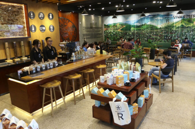 Top 9 quán cafe gần sân bay Tân Sơn Nhất - ALONGWALKER