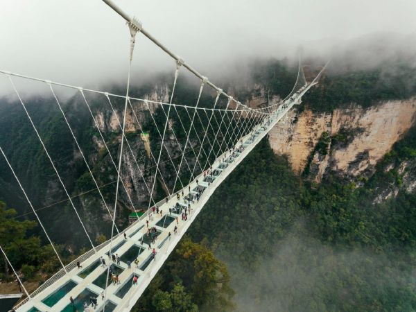 những cây cầu đáng sợ, những cây cầu độc đáo, terrifying bridges, top 10 cây cầu đáng sợ mà bạn không muốn băng qua