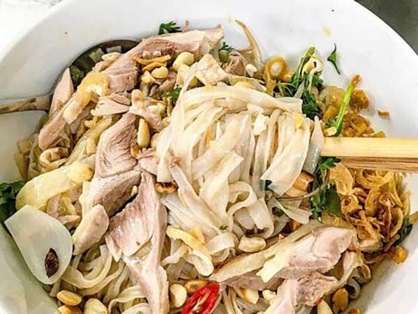 top 11, top 11 quán phở trộn, quán phở trộn ngon nhất, phở gà khánh béo, top 11 quán phở trộn ngon khó cưỡng tại hà nội