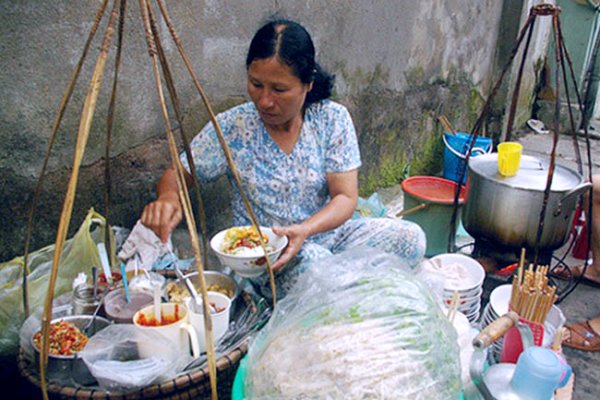 ẩm thực huế qua những gánh hàng rong