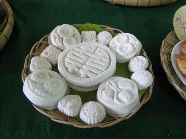 Tìm hiểu về bánh in, đặc sản nổi tiếng xứ Huế