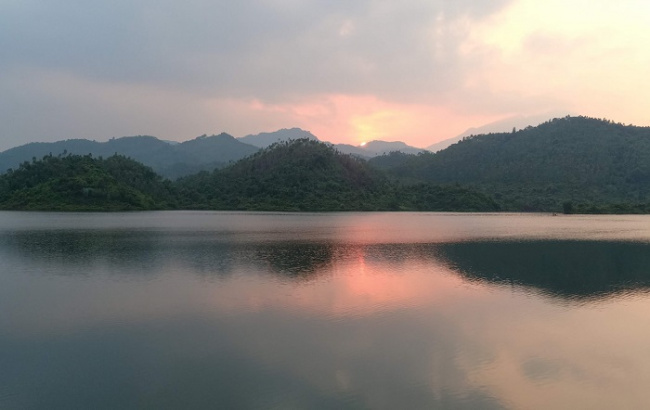 beautiful lake, cold stream lake, thai nguyen scenic spot, if you feel too hot, check in thai nguyen cold stream!
