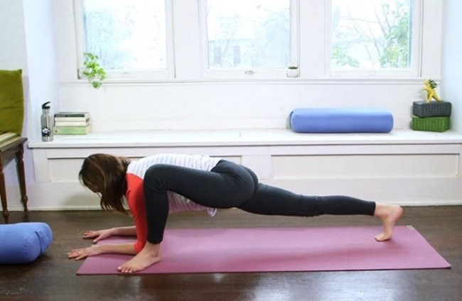 8 tư thế giúp bạn chinh phục tư thế xoạc chân trong yoga
