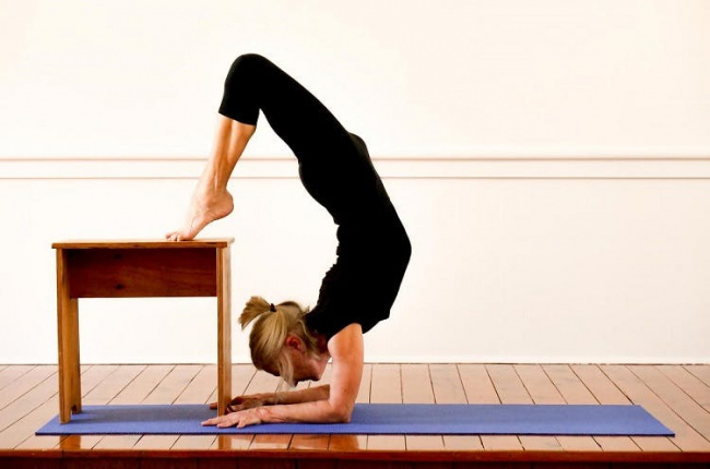 iyengar yoga là gì và những điều người tập không thể bỏ qua