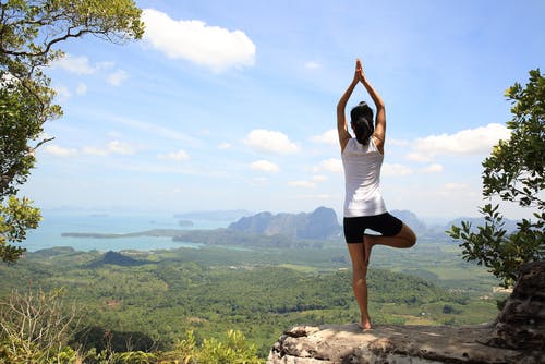 hatha yoga – cùng bạn đánh thức sự yêu đời