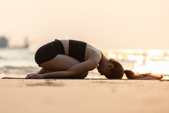 4 bài tập yoga chữa đau nửa đầu bạn nên thử ngay
