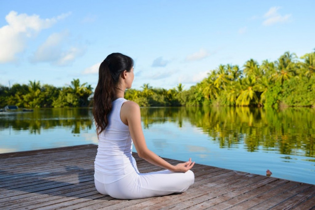 điều trị tuyến giáp cực hiệu quả với yoga: bạn đã thử?