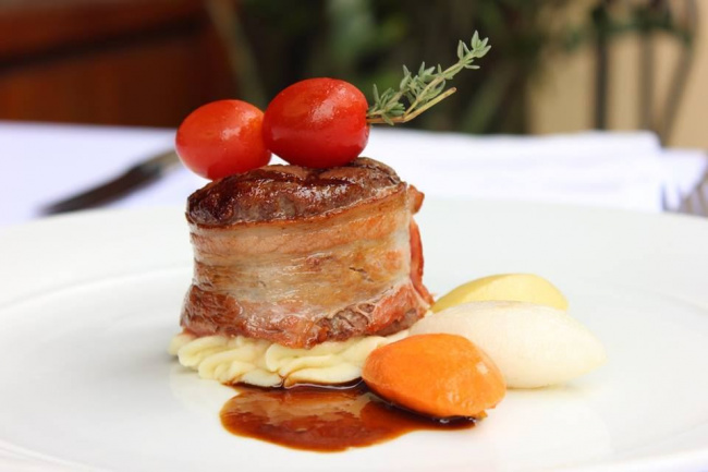 top 5 nhà hàng steak chất lượng tương xứng giá tiền ở hà nội