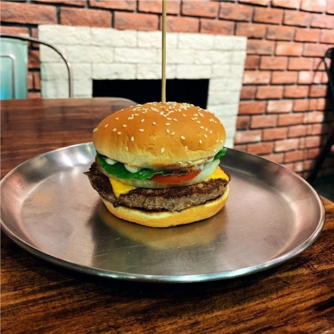 top 5 quán burger đáng thử cho ngày quốc tế world hamburger day tại sài gòn