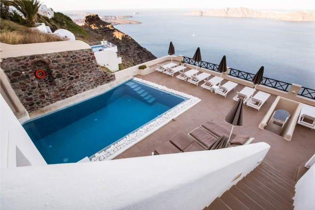 10 khách sạn có khung cảnh ngoạn mục nhất santorini