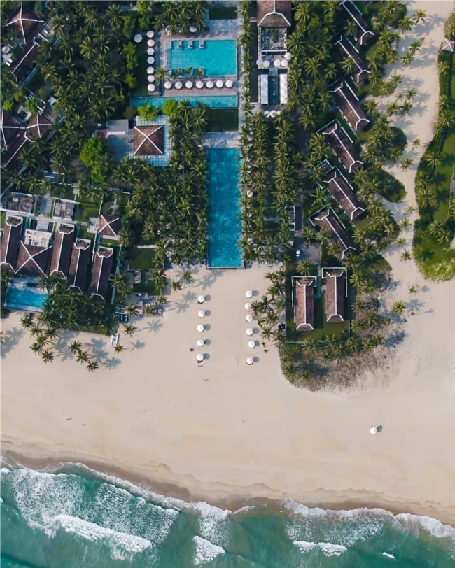 5 resort sở hữu bãi biển đẹp trên cung đường đà nẵng - hội an