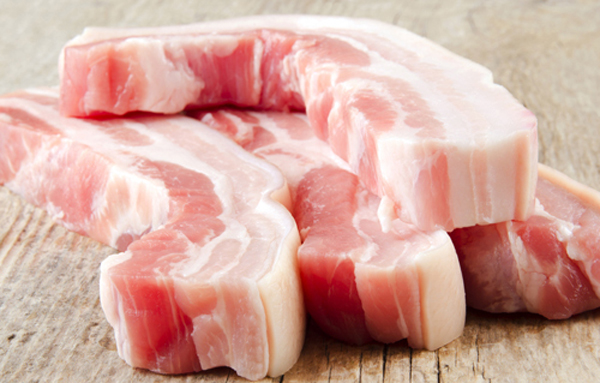 thịt lợn sạch, lợn nuôi kiểu truyền thống, thịt lợn nuôi kiểu công nghiệp, lão nông chỉ cách phân biệt thịt lợn “sạch” 100%, tránh mất tiền oan