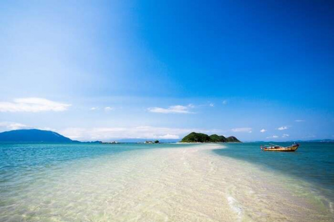 vietnam, 10 alluring beaches in nha trang for peace and seclusion