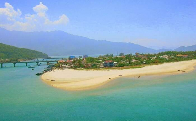 vietnam, explore these gorgeous beaches in da nang & this scenic city for a thrilling holiday!
