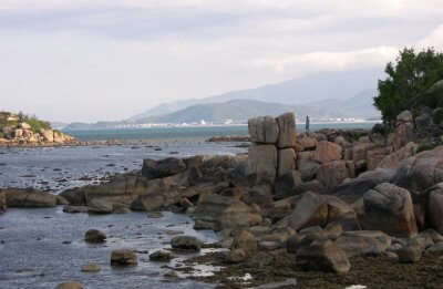 vietnam, hon chong beach: what makes this stone beach in vietnam an ideal place to relax in 2022?