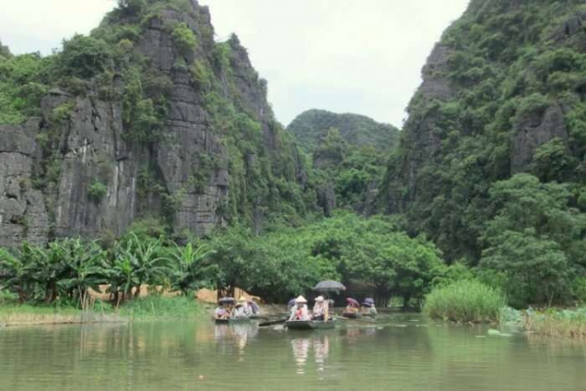 vietnam, the complete guide to tam coc in vietnam: the mysterious caves of north vietnam