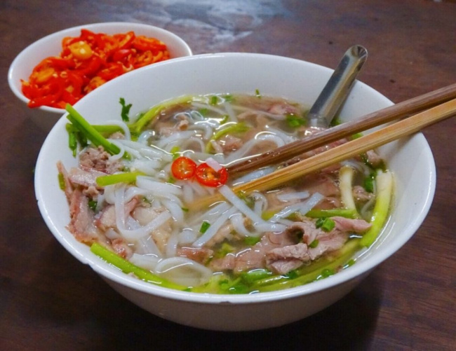 food, vietnam, hanoi food guide: 16 dishes & street food locations!