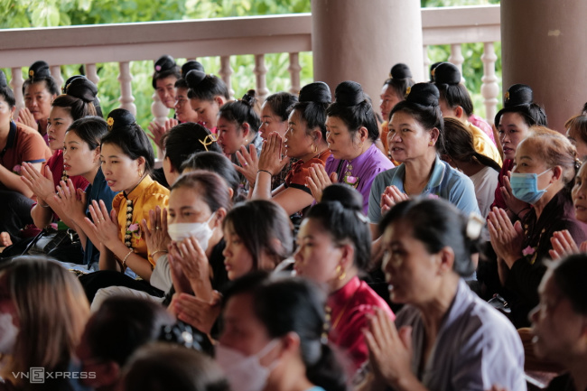 dien bien, filial piety, report, thai people, vu lan festival, vu lan ceremony at the border temple