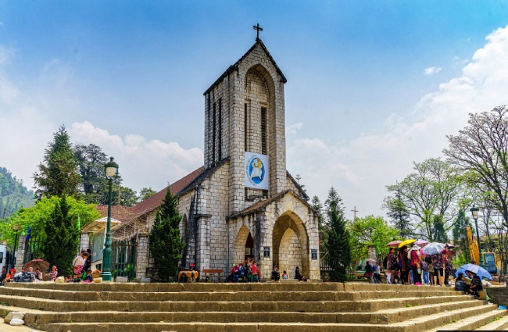 địa điểm nhà thờ đá sapa – địa điểm du lịch ở sapa bạn không nên bỏ lỡ