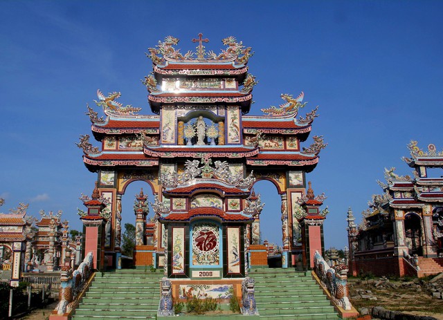 an bang, hue tomb, tomb city, close-up of the most luxurious and magnificent “city of tombs” in thua thien hue￼